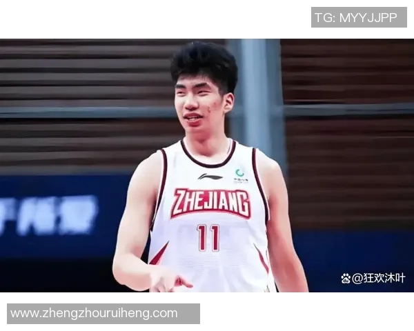 余嘉豪的成长之路与篮球梦想：从少年到职业球员的奋斗历程